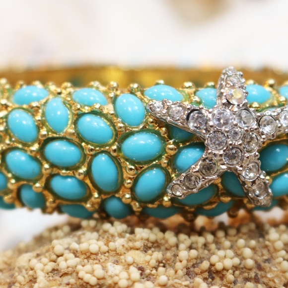 ⚜️ Vintage Kenneth Jay Lane Crystal Starfish Turquoise Cabochon Bracelet - Picture 2 of 16